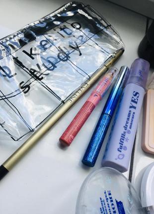 Набор косметики + маленькая косметичка