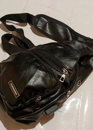 Мужская сумка слинг однолямочный рюкзак кожаный винил через плечо на молнии