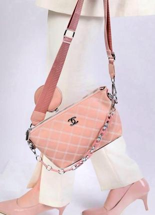Жіноча сумка в рожевому кольорі