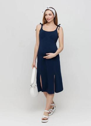 Сукня для вагітних та годуючих з трикотажу з бретелями на зав'язках та розрізами