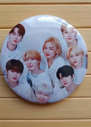 Значок стрей кидз stray kids 5,6 см (10342)