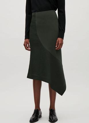 Асимметричная женская юбка цвета хаки миди cos, размер s, м1 фото