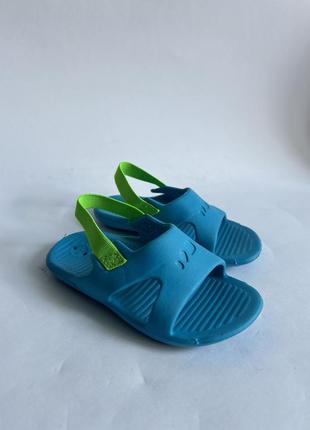 Детская обувь для бассейна decathlon