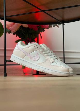 Кросівки nike dunk low essential paisley pack pink wmns