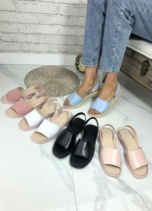 Женские босоножки