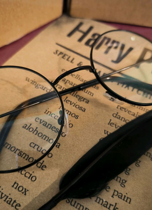 Окуляри в подарунковій коробці гаррі поттер. подарок harry potter.