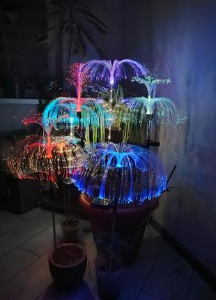 Фонтани, медуза на сонячній батареї
