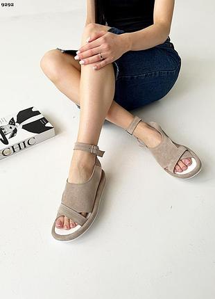 Стильні босоніжки  на обтяжній підошві, беж, натуральна замша