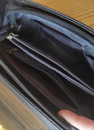 Черная сумка на плечо 6