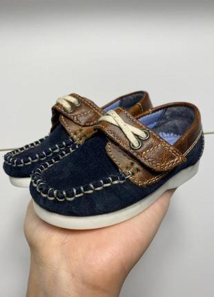 Next мокасини