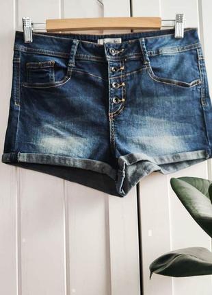 Классные джинсовые шорты на пуговицах с высокой посадкой от pimkie, размер m