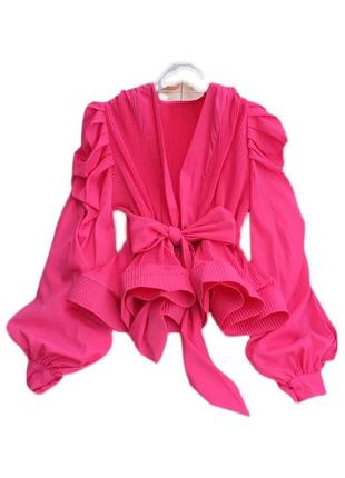Розовая красивая блуза с объемными рукавами