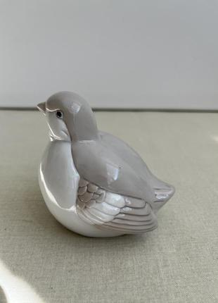 Статуэтка птичка, фарфор, ничевина