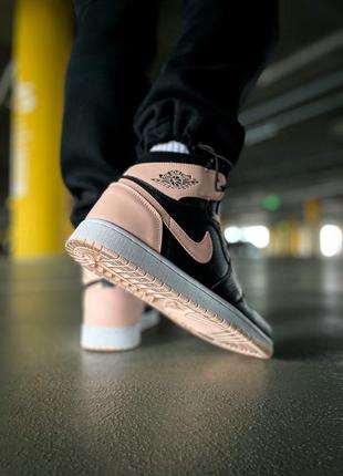 Женские кроссовки nike air jordan retro 1 retro high crimson tint 36-37-38-39-40-414 фото