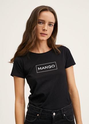 Футболка, футболка с логотипом mango, футболка лого, футболка лого в рамке