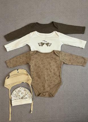 Комплект одягу для немовля в гарному стані.