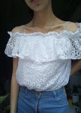 Белоснежная блузка с открытыми плечами, кружевная блузка, летняя блуза, кроп топ блуза