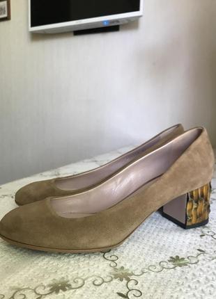 Новые фирменные замшевые туфли ф. gucci р 37