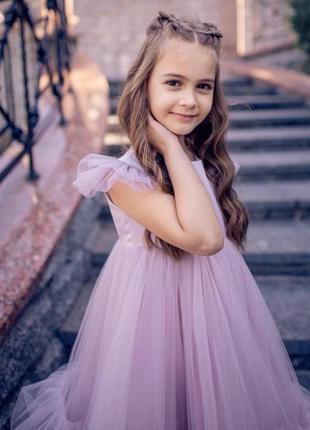 Роскошное, очень красивое и нежное платье на девочку 5-7 лет.