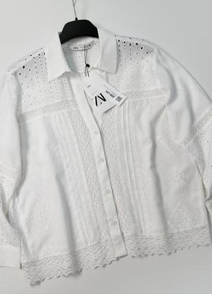 Белая хлопковая свободная рубашка в перфорацию zara