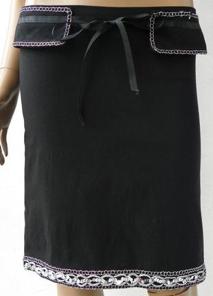Стильная, модная, черная юбка, украшенная пайетками 42 размер (36 евроразмер).
