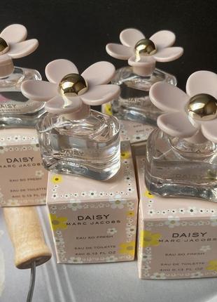 Cappuccio 4ml marc jacobs daisy eau so fresh 437 You can see