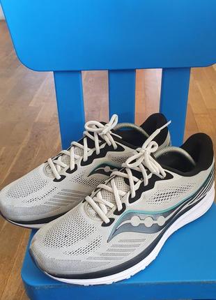 Бігові кросівки saucony today 46розмір