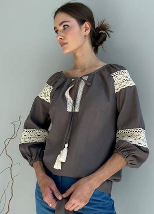 Витончена етнічна блуза кольору мокко