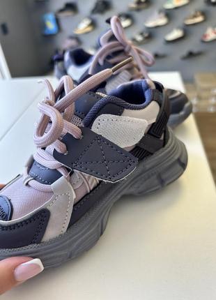 Кросівки для дівчат