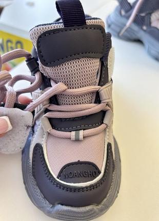 Кросівки для дівчат