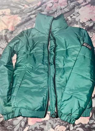 Курточка очень красивая