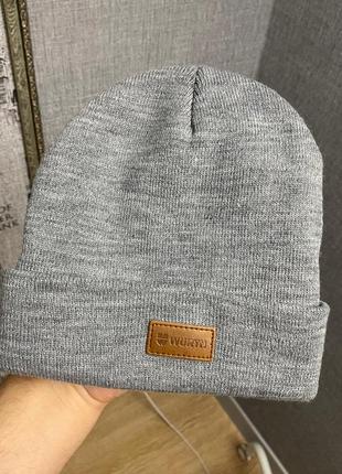 Сіра шапка від бренда wurth