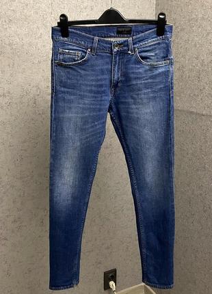 Голубые джинсы от бренда tiger of swiden jeans