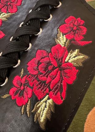 Пояс корсет з вишивкою