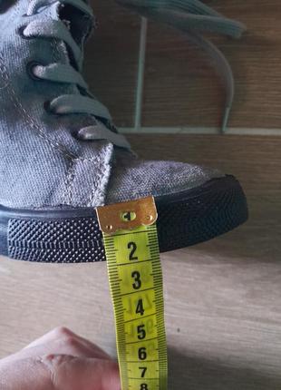 Джинсовые серые ботиночки на каблуке6 фото