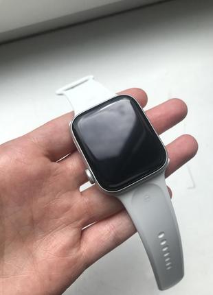 Apple watch se silver aluminium case white sport band 44 mm