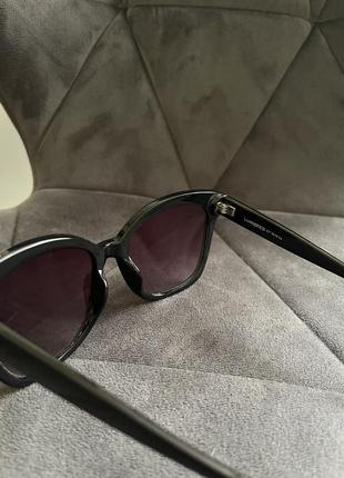 Чорні сонцезахисні окуляри luxottica casta5 фото