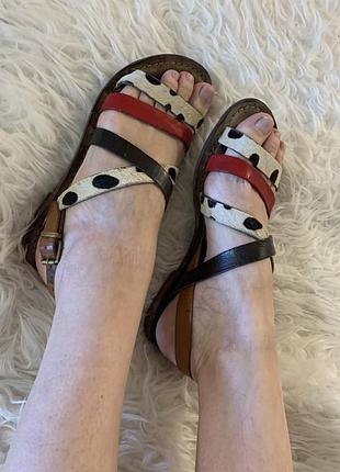 Босоножки красивые