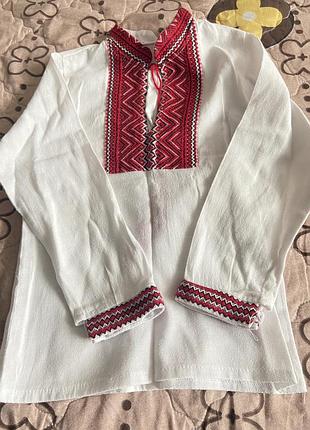 Вышитая рубашка для мальчика