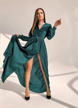 Атласна смарагдова довга сукня