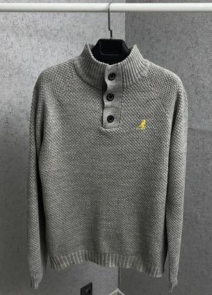 Серый свитер от бренда kangol
