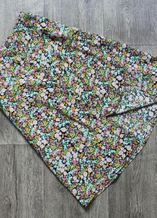 Легкая юбка в цветочный принт с пуговицами и разрезом спереди в бельевом стиле от george