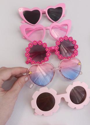Рожеві окуляри для дівчинки