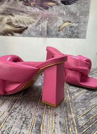 Стильные розовые босоножки с узлами бренда plt4 фото