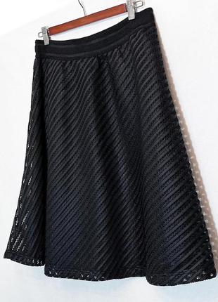 Pigalle, юбка клеш из структурированной, плотной сетки на подкладке.