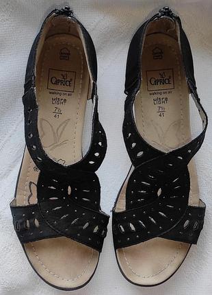Черные замшевые босоножки на танкетке caprice 41 размер