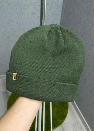 Зелена шапка від бренда timeout