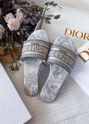 Трендові жіночі шльопанці сланці бренд slippers white grey premium сірі