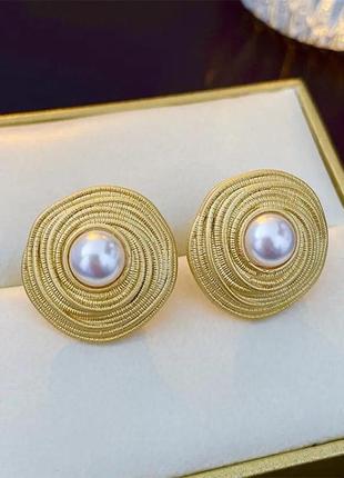 Стильні золотисті круглі сережки кульчики пусети цирконій перлина перли