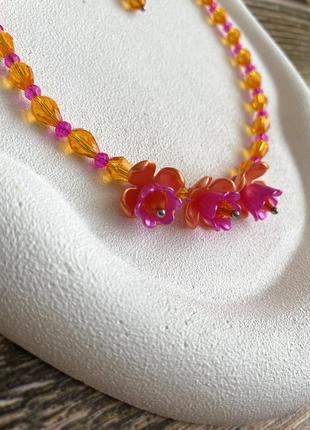 Оранжевое ожерелье-чокер с цветочками 💐